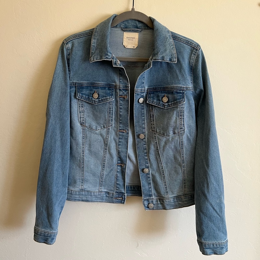 Francesca’s Harper Heritage Denim Jacket Medium Light Wash Size Small